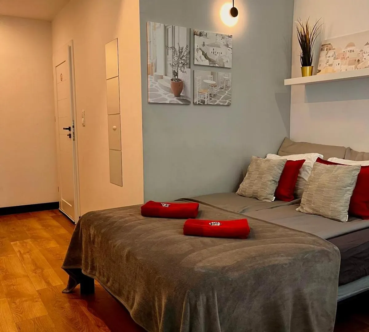Special 1 Bed Room Condo Warszawa Center location
